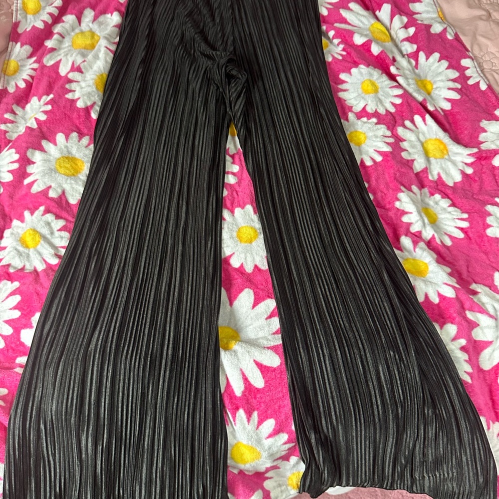 Black Pleated Wide-Leg Pants